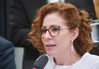 Carla Zambelli afirma que se entregará às autoridades italianas imagem