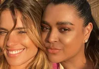 Carolina Dieckmann cai no choro ao falar sobre saúde de Preta Gil