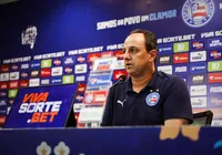 Copa do Nordeste fora de época? Ceni critica e expõe dilema imagem