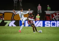 Elenco do Vitória demonstra apoio ao lateral-esquerdo Jamerson