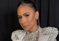 Fã surpreende Simone Mendes e relembra acidente em show imagem