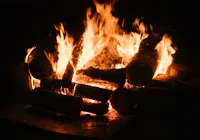 Fogueiras e fogos de artifício podem agravar doenças respiratórias imagem