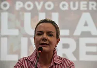 Gleisi detona aumento da Selic para 15%: “Incompreensível"