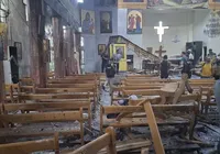 Homem-bomba invade igreja mata 20 pessoas e deixa 52 feridas na Síria imagem
