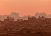 Israel lança bombardeios sobre o Irã após alerta de Trump