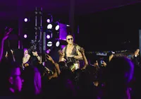 Léo Santana grava EP ‘GG a Posto’ e reúne multidão para curtir imagem