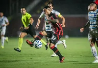 Matheuzinho lamenta lesão de Jamerson e critica gramado "impraticável" imagem