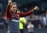 Na parte baixa da tabela, gigante da Série A anuncia saída de técnico