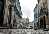 No coração de Salvador, Pelourinho pulsa entre memória e resistência