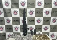 Polícia apreende fuzil, munições e drogas em Tancredo Neves