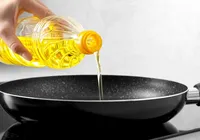 Saiba como fazer o descarte correto do óleo de cozinha imagem
