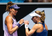 Sem entrar em quadra, Bia Haddad é eliminada nas duplas em Wimbledon imagem