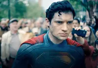 Superman enfrenta Ultraman em novo trailer com cenas inéditas imagem