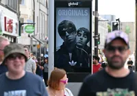 Turnê histórica do Oasis começa com estádio lotado e fãs em êxtase