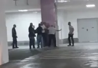 VÍDEO: confusão entre taxistas no Aeroporto de Salvador termina em troca de socos imagem