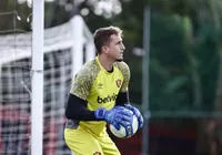 Vai um, vem outro: Vitória encaminha contratação de goleiro do Sport imagem