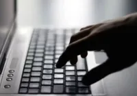 Vazamento de dados expõe 16 bilhões de senhas do Google, Apple e Meta imagem