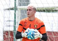 Vitória anuncia chegada de goleiro e acerta 'troca' com o Sport imagem
