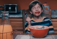 Você teria coragem? O filme de terror que fez gente vomitar no cinema chegou ao Prime Video imagem