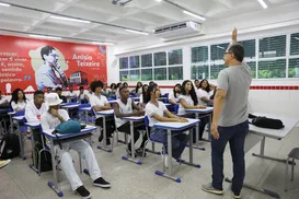 Bahia lidera escolarização entre adolescentes de 15 a 17 anos no Brasil - Imagem