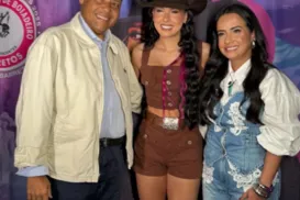Provocação? Deputado rival de prefeito baiano posa com Ana Castela - Imagem