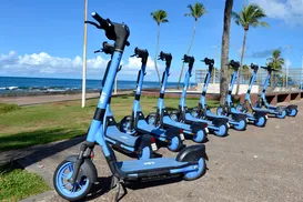 Uso de patinetes elétricos é proibido para menores de 18 anos em Salvador - Imagem