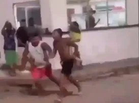 VÍDEO: Jovem perde dedo em 'guerra de espada' na Bahia - Imagem