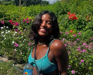 Brasileira que caiu em trilha de vulcão ainda aguarda resgate