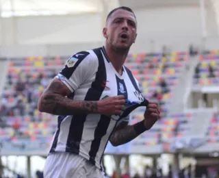 Camisa 9 chegando? Vitória acerta com atacante uruguaio