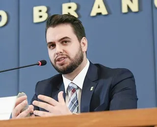 Ex-assessor de Bolsonaro troca defesa em ação que investiga golpe