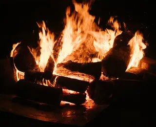 Fogueiras e fogos de artifício podem agravar doenças respiratórias