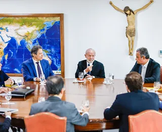 Governo Lula busca soluções para reverter crise com Congresso após IOF