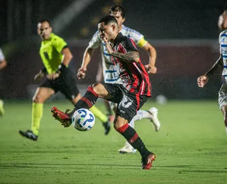 Matheuzinho lamenta lesão de Jamerson e critica gramado "impraticável"