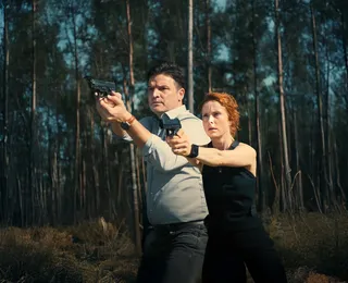 Minissérie com 6 episódios na Netflix envolve crimes e traumas familiares