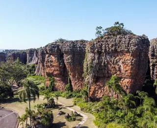 Parque escondido no Brasil parece cenário de filme e viraliza entre viajantes
