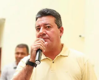 Prefeito é obrigado a comprar tinta e pintar prédios públicos