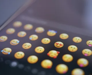 Sexo e drogas: polícia alerta pais sobre uso de emojis com duplo sentido