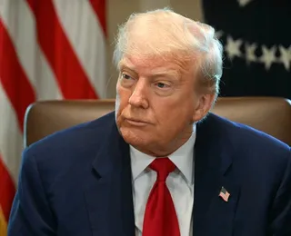 Trump da ultimato ao Irã para que não sofram ataques "mais brutais"