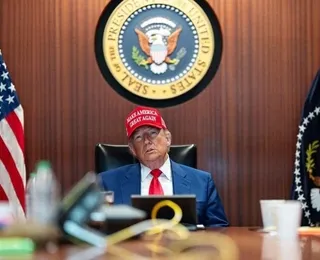 Trump inaugura prisão cercada de jacarés para deter imigrantes