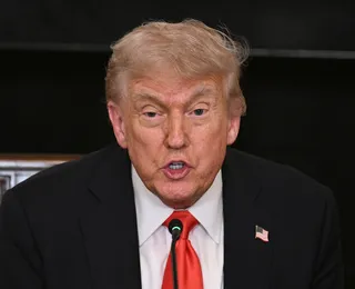 Trump tenta expulsar alunos estrangeiros de Harvard e é barrado na Justiça