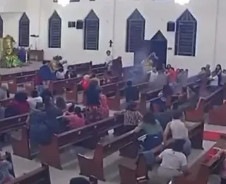 Vídeo: Rojão invade igreja e assusta fiéis em missa na Bahia