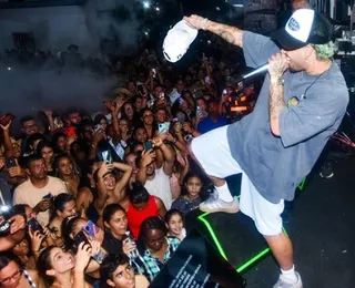 Zé Felipe é vaiado pelo público durante show de São João na Bahia