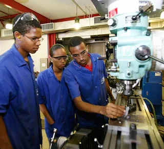 Confira 10 cursos técnicos com salários de até R$ 6 mil - Imagem
