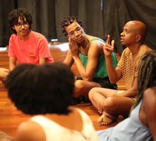 Oficina de teatro oferece aulas para surdos e deficientes auditivos - Imagem