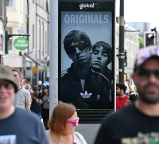 Turnê histórica do Oasis começa com estádio lotado e fãs em êxtase - Imagem