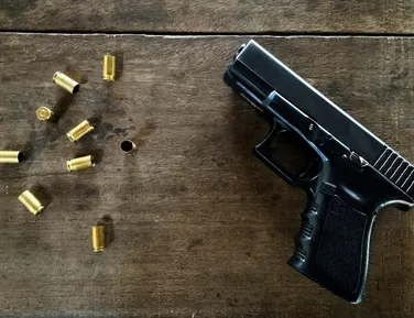 Comissão aprova projeto de redução de idade mínima para compra de arma de fogo - Imagem