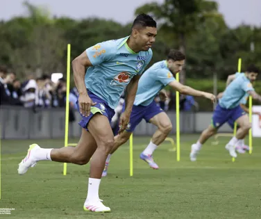 Brasil perde terreno no futebol moderno por não formar meio-campistas - Imagem