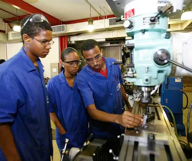 Confira 10 cursos técnicos com salários de até R$ 6 mil - Imagem