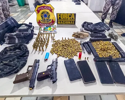 Vídeo: arsenal de armas e munições é apreendido em destino turístico - Imagem