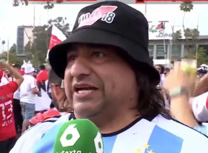 Torcedor incendeia carro e usa seguro para ir à Copa do Mundo; assista - Imagem